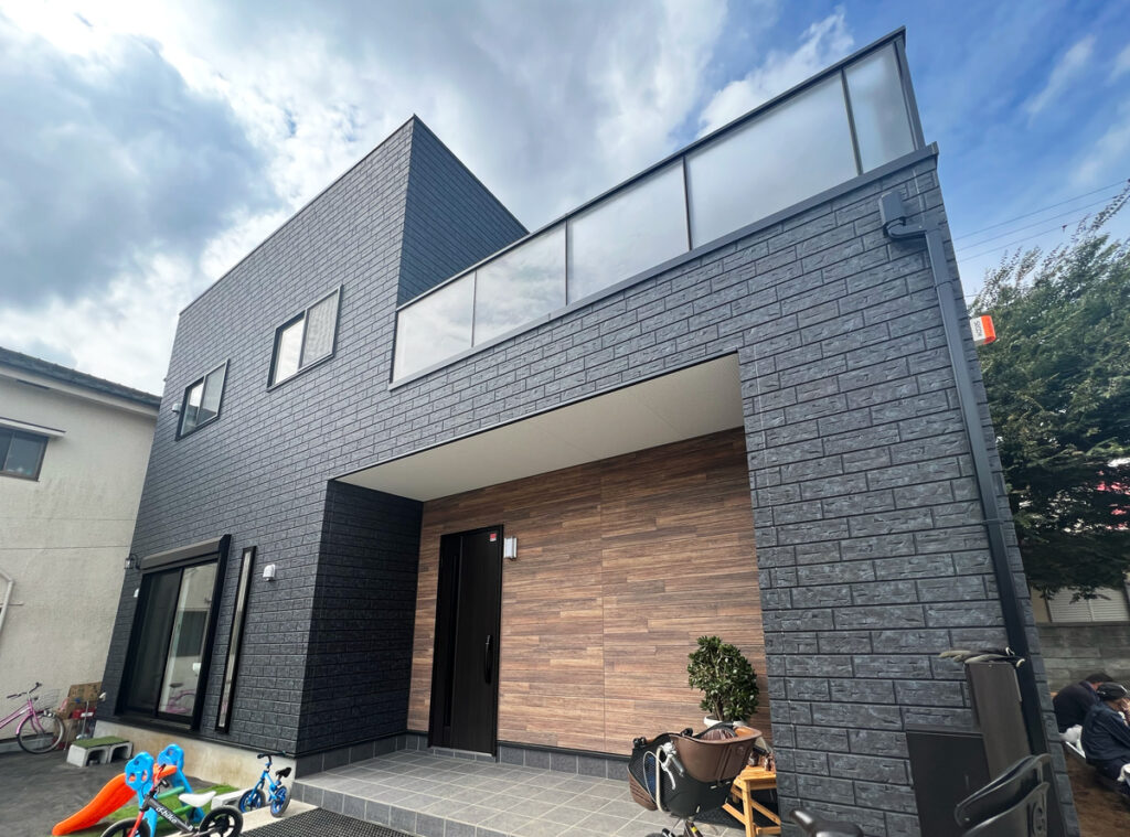 たっぷり収納でゆとりの暮らしを叶えた住まい