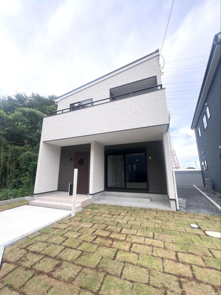 シックな吹き抜けのお家